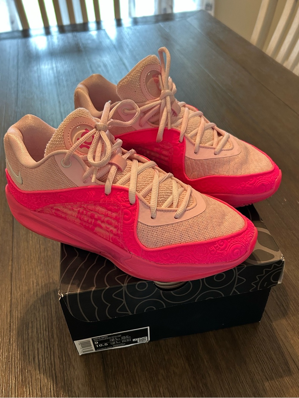 KD16 NRG “Aunt Pearl” basketball shoes